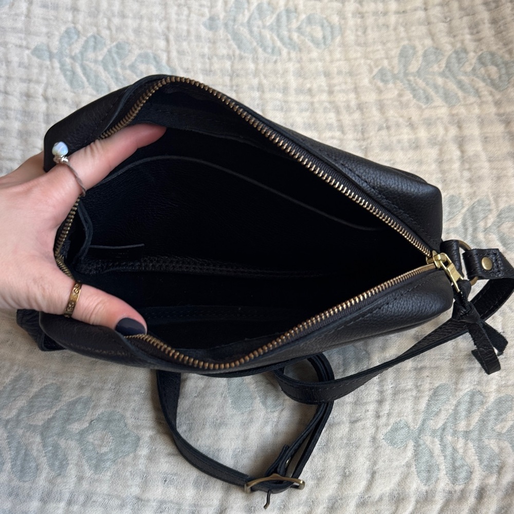 Portland Leather Midnight Black Crossbody Bag - Picture 6 of 7